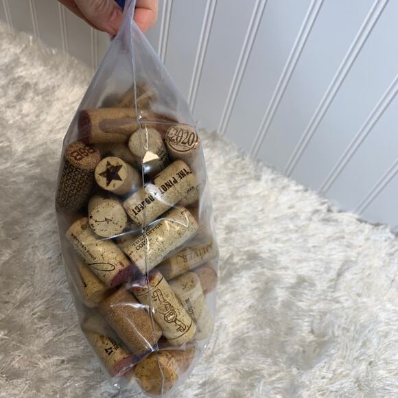 Gallon bag of wine corks, used For Crafting - Picture 4 of 4